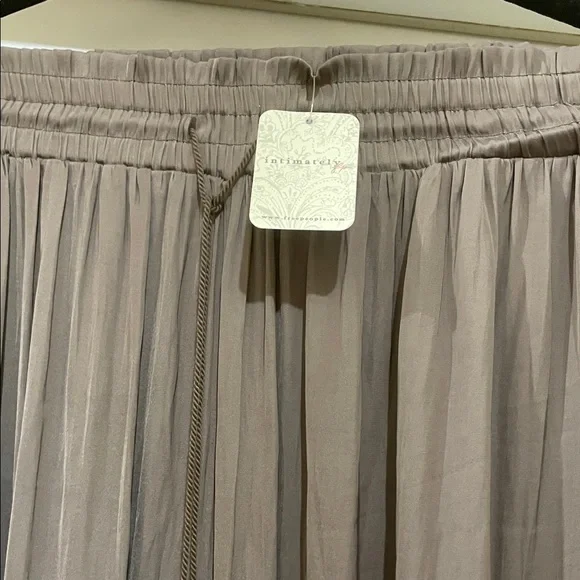 Free People Billowy Bohemian Silky Sleepover Crush Balloon Pants L NWT - Picture 3 of 8